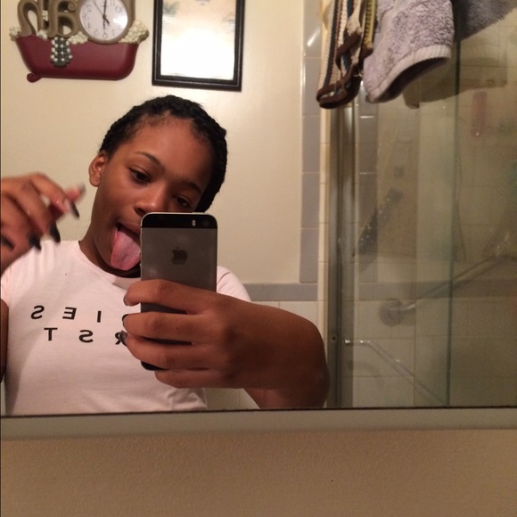 Meet your Posher, Makayla - Picture 1 of 1