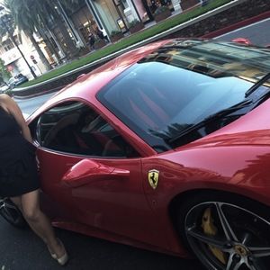 Meet your Posher, Julie chariz