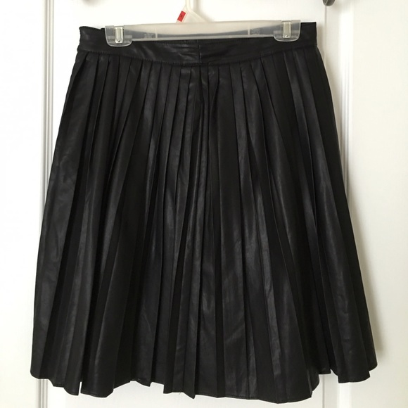 Faux leather pleated skirt