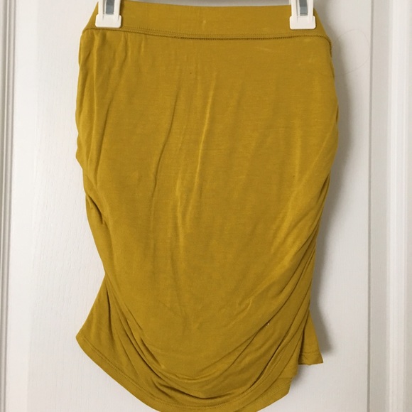 Chartreuse skirt - Picture 1 of 1