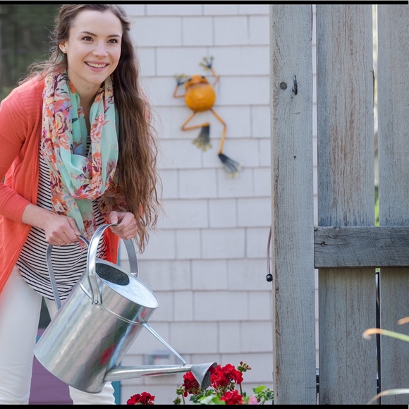 Meet your Posher, Hannah - Picture 4 of 4