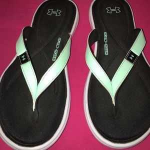 Under Armour Flip Flop/Sandals size 7