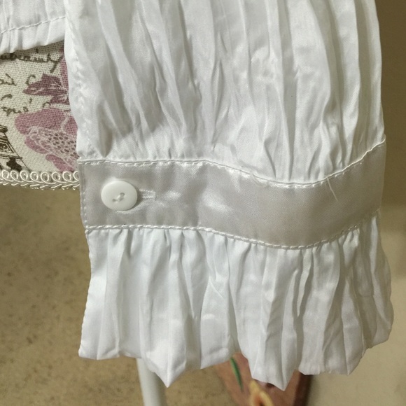 White Ruffle Blouse [TO-69] - Picture 3 of 4