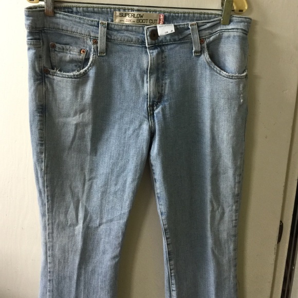 518 Levis Superlow Boot Cut