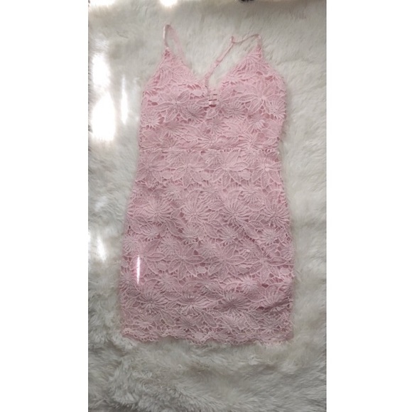 Pink lace backless dress
