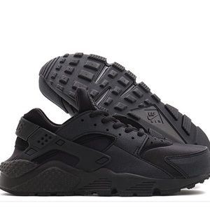 Black huaraches