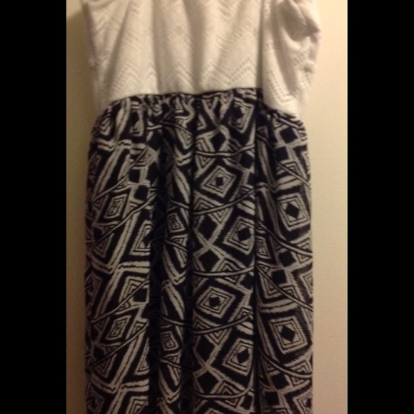 Dress - Picture 2 of 4