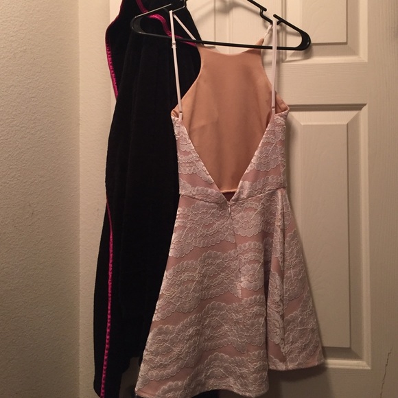 Prink lace dress size s/m - Picture 2 of 4