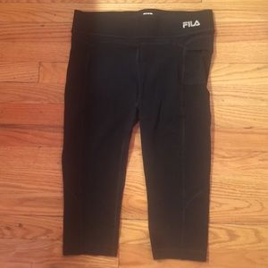 🎉🎉💲💲REDUCED black  Capri medium FILA