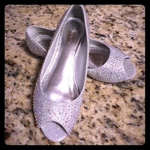 Silver and rhinestone David's bridal size 8 flat