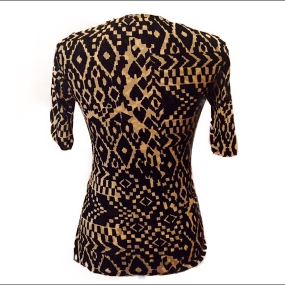 🛎 Vince Camuto Patterned Blouse 👜 - Picture 2 of 3