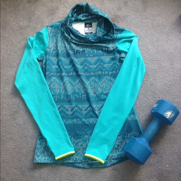 Nike Tops - Nike Pro Hyperwarm Nordic Infinity Top