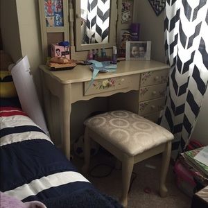 Vanity for girl