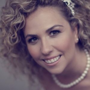 Meet your Posher, Alona