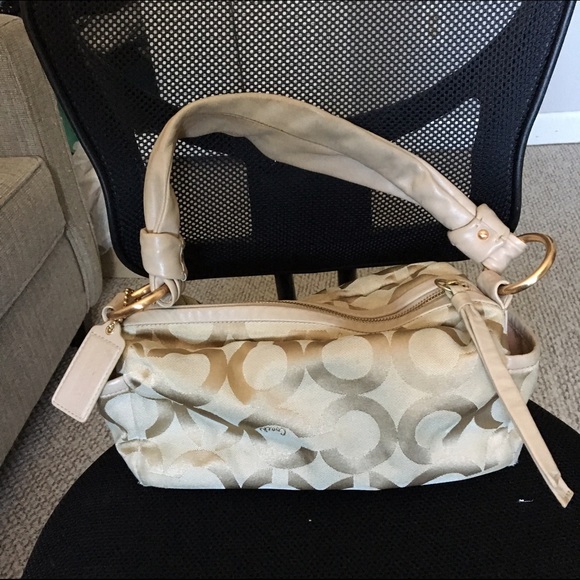 *SOLD* Coach tan purse