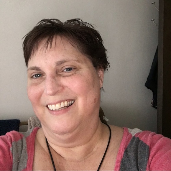 Meet your Posher, Sandra - Picture 1 of 1