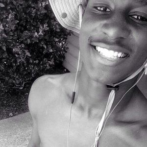 Meet your Posher, Troy