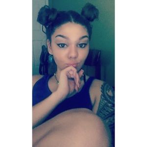 Meet your Posher, Danae