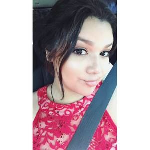 Meet your Posher, Zeina