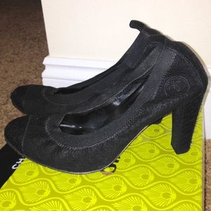 Chanel Textured Escarpins Pumps