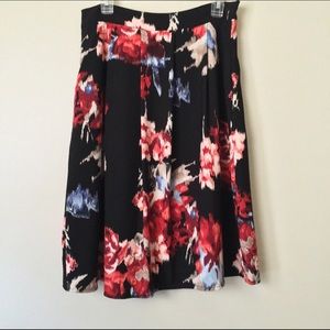 🌷Black skirt with pink, blue and red pattern🎨