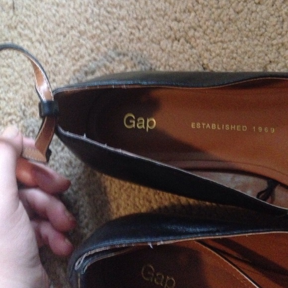 Black Gap Flats with Ankle Strap - Picture 3 of 4