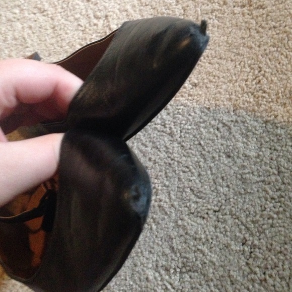 Black Gap Flats with Ankle Strap - Picture 4 of 4