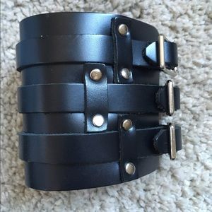 Leather arm cuff