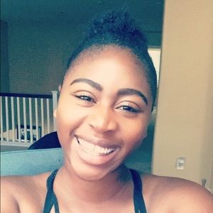 Meet your Posher, Adanna