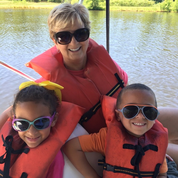 Meet your Posher, Liz - Picture 1 of 1