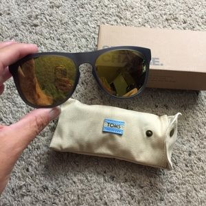 Brand new toms sunglasses unisex
