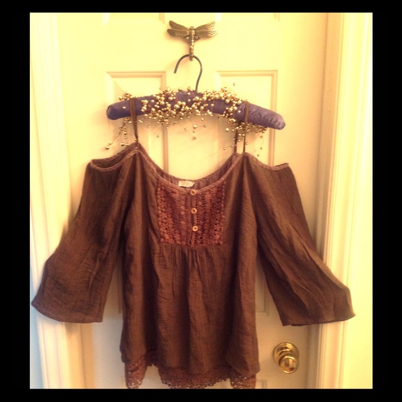Tobi Off Shoulder Top