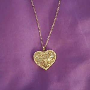 Beautiful rose gold and pearl heart necklace
