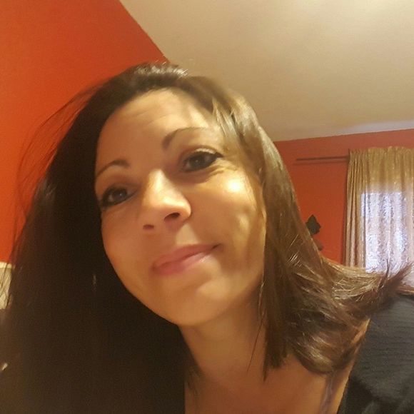 Meet your Posher, Christina - Picture 1 of 1