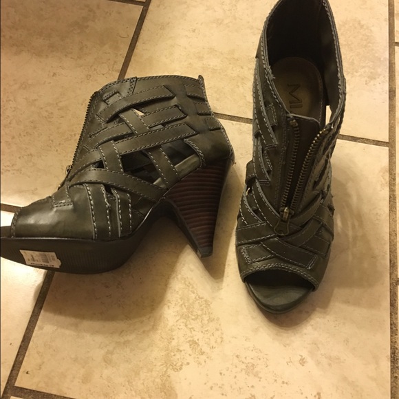 NEVER WORN Ankle Boots!!
