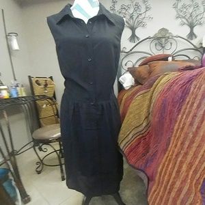 Black dress.    (DS1)