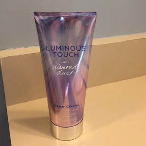 Luminous Touch with diamond dust
