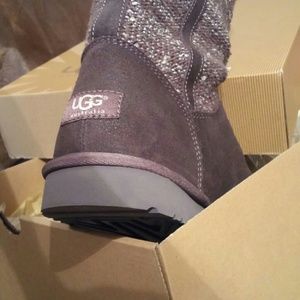 NIB Authentic Camaya UGGs Women's 9