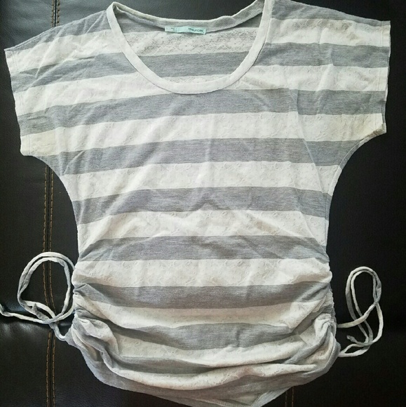 Adjustable lace shirt