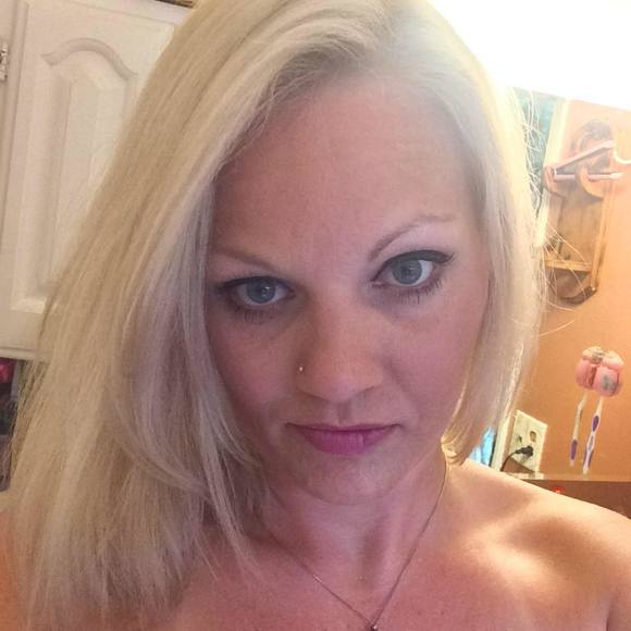 Meet your Posher, Valerie - Picture 1 of 1