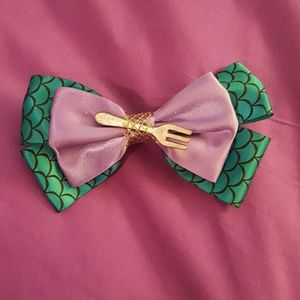 Little mermaid bow