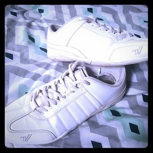 Infinity cheer shoes