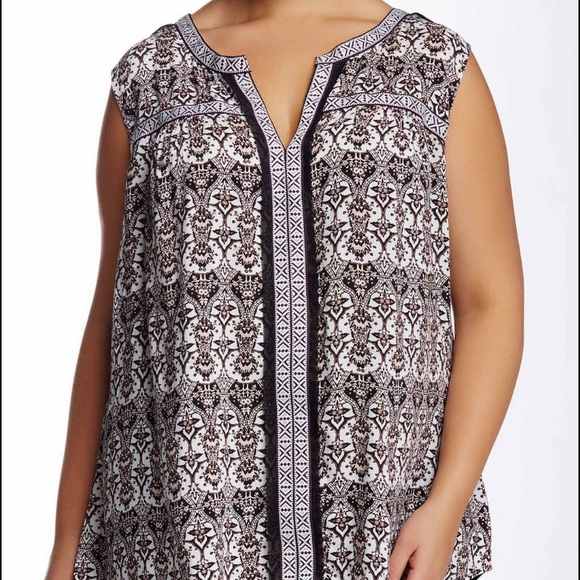 Black patterned top with mandarin split collar