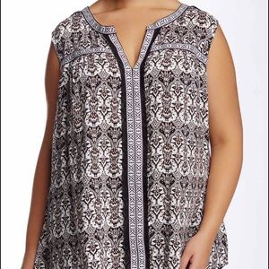 Black patterned top with mandarin split collar