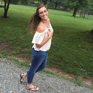 Meet your Posher, Madeline