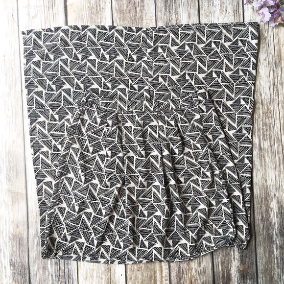 NFS ๐ซ Alice Moon Triangle High Low Skirt - Picture 2 of 4