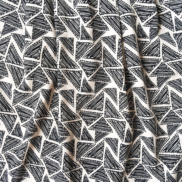 NFS ๐ซ Alice Moon Triangle High Low Skirt - Picture 3 of 4