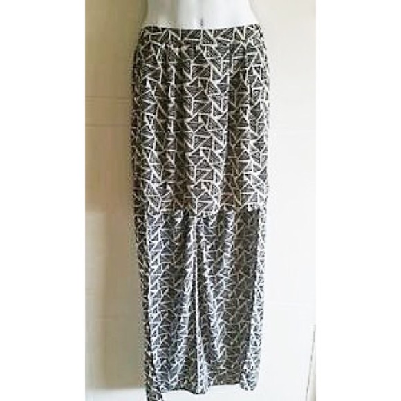 NFS ๐ซ Alice Moon Triangle High Low Skirt - Picture 4 of 4