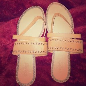 🎀 NWOT!! Double Strap Thong Sandal