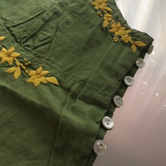 Embroidered Tank - Picture 2 of 4